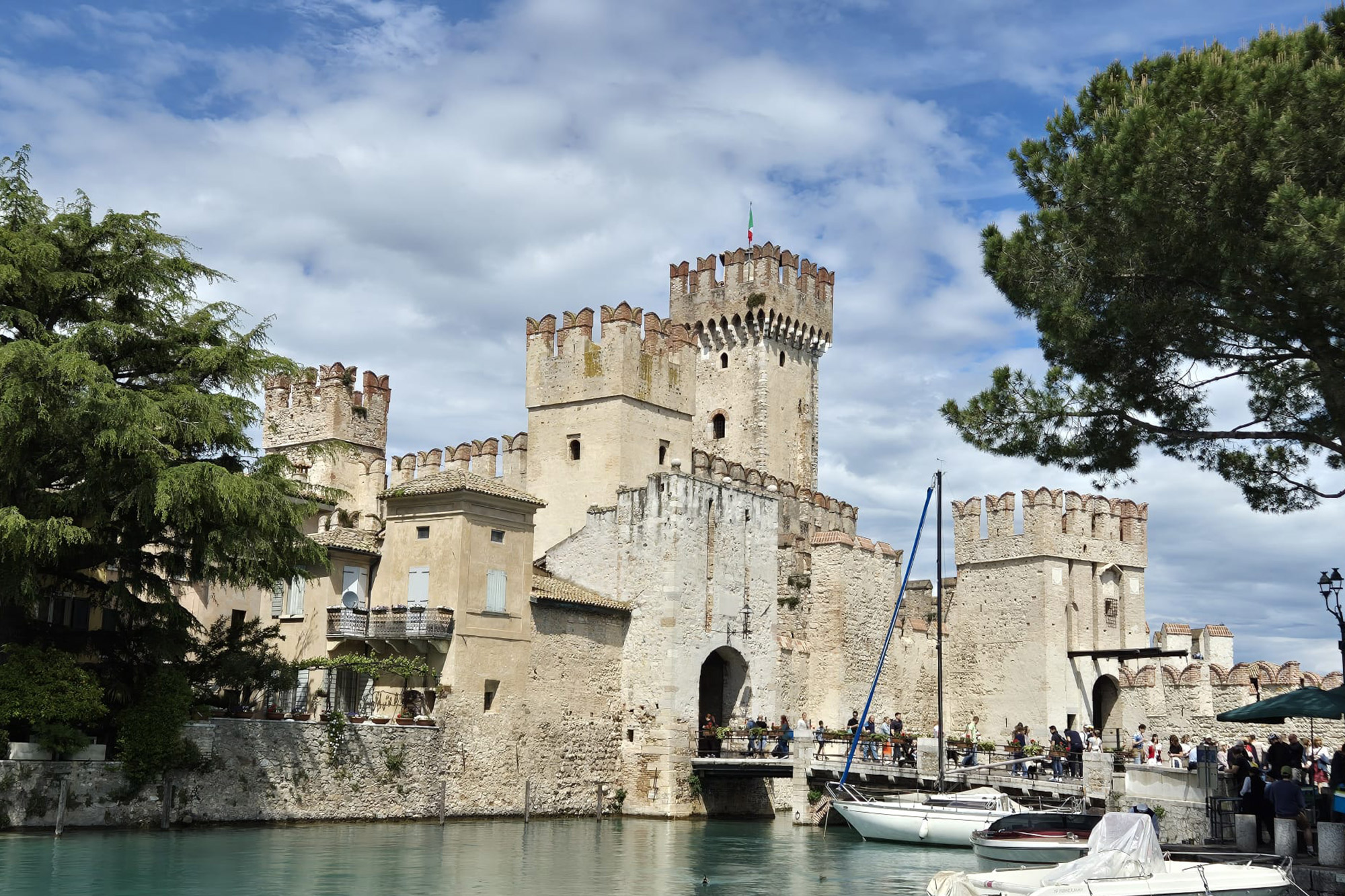sirmione-02-hero-image https://eventidelgarda.it/wp-content/uploads/2026/03/sirmione-02-hero-image.jpg